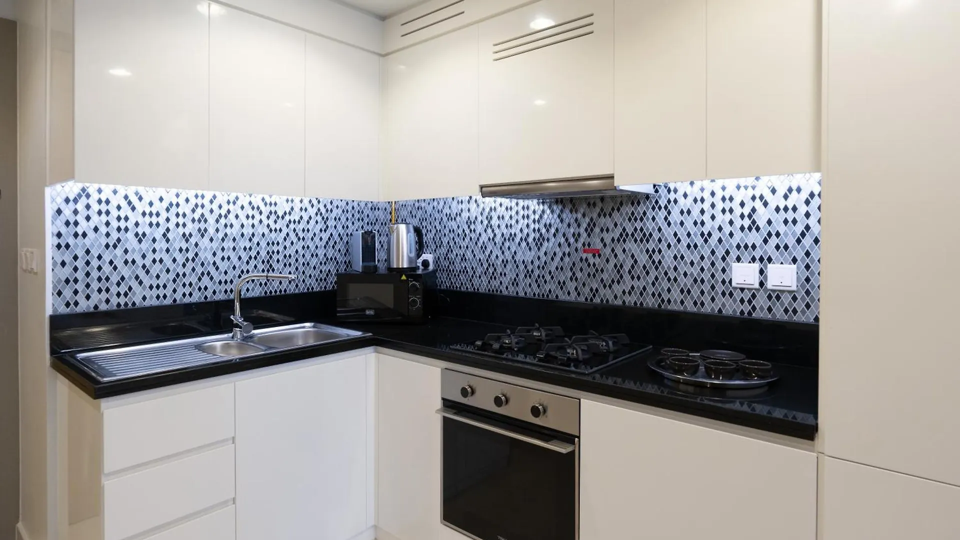 Апартаменты Keyrock Living - Luxe 2Br In Business Bay Дубай 0*,  ОАЭ